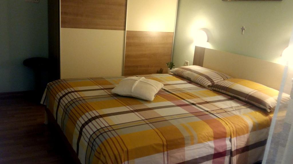 Guest House Tonica Krk Town Zewnętrze zdjęcie