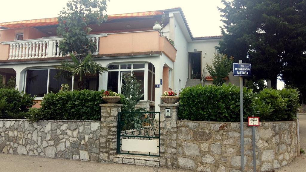 Guest House Tonica Krk Town Zewnętrze zdjęcie