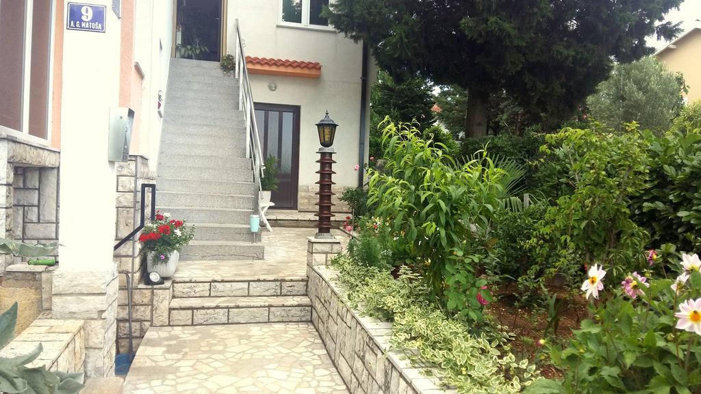 Guest House Tonica Krk Town Zewnętrze zdjęcie